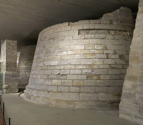 mur forteresse Louvre